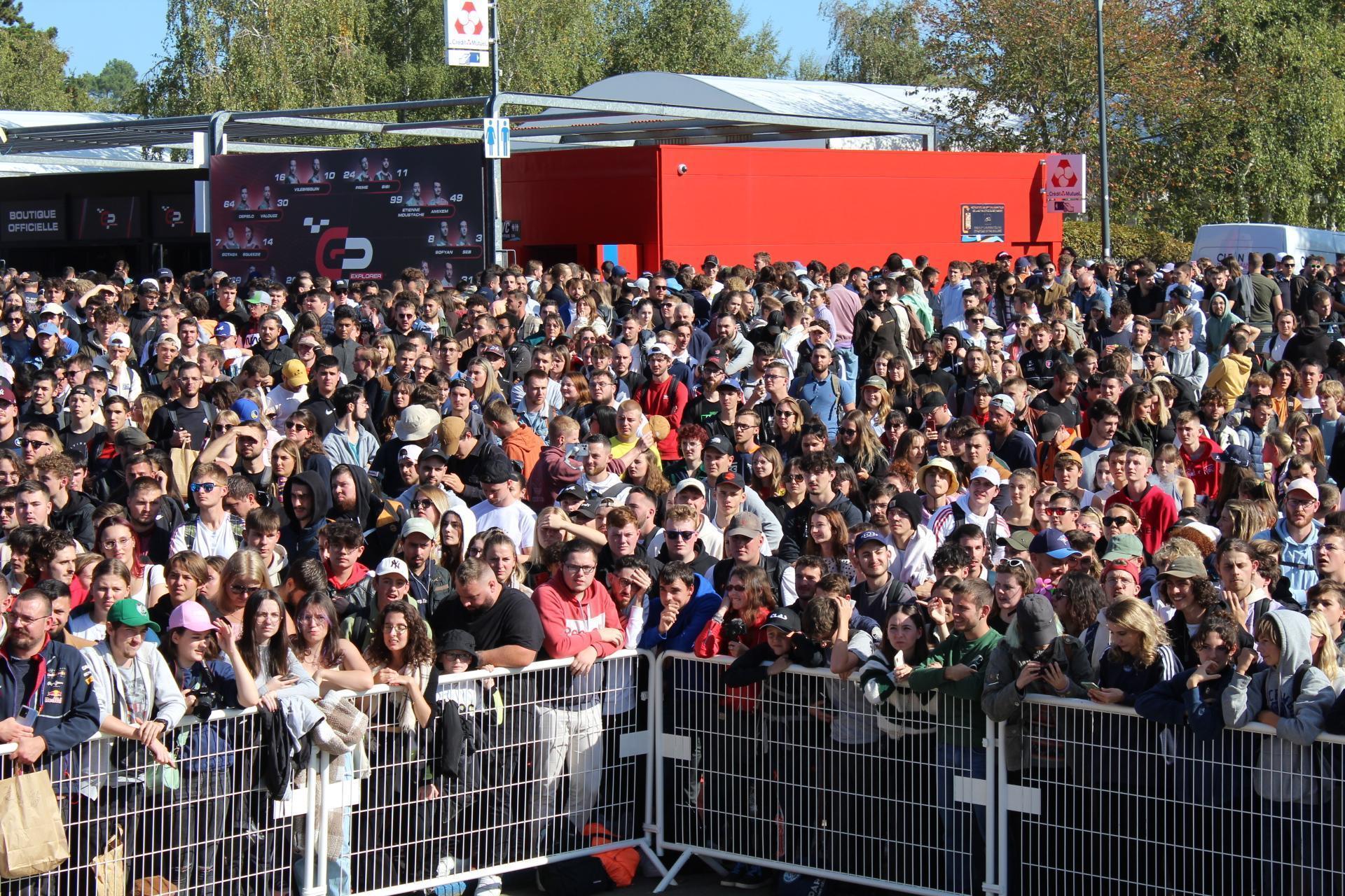 Public du GP Explorer organisé par Squeezie et Bump